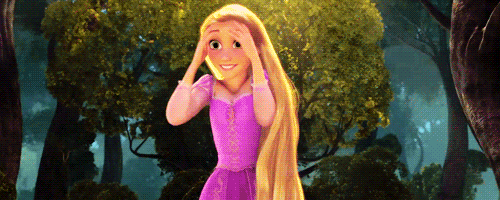 Bewegtes Bild: Rapunzel aus der Disneyverfilumng dreht sich freudestrahlend und aufgeregt im Kreis.